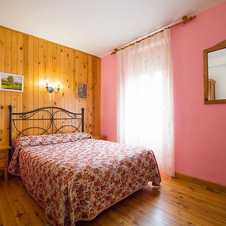 Hostal Pirineos Sarvisé Zewnętrze zdjęcie