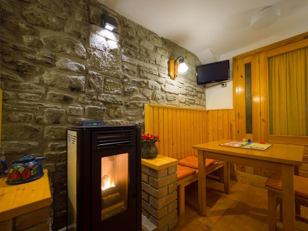 Hostal Pirineos Sarvisé Zewnętrze zdjęcie