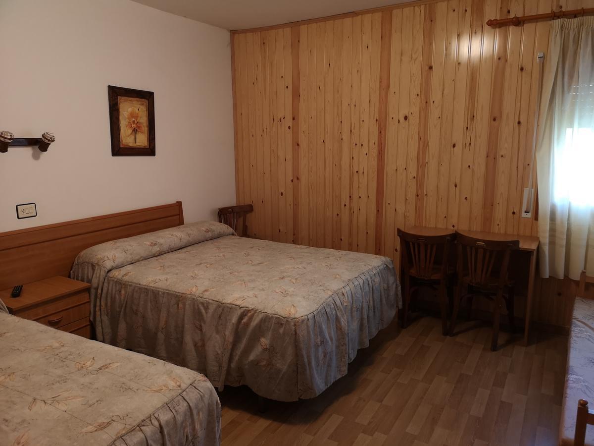 Hostal Pirineos Sarvisé Zewnętrze zdjęcie